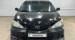 Toyota Camry 2005 года за 2 803 675 тг. в Астана – фото 2