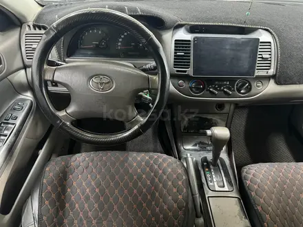 Toyota Camry 2005 года за 2 803 675 тг. в Астана – фото 11