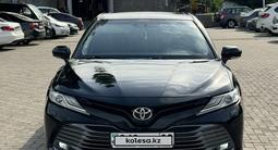 Toyota Camry 2018 годаүшін13 300 000 тг. в Алматы – фото 2