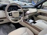 Land Rover Range Rover 2022 года за 68 000 000 тг. в Алматы – фото 4