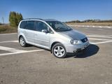 Volkswagen Touran 2005 года за 3 000 000 тг. в Петропавловск – фото 3