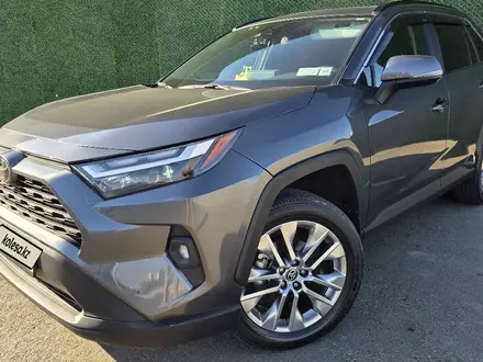 Toyota RAV4 2024 года за 23 000 000 тг. в Актау