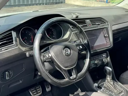 Volkswagen Tiguan 2018 года за 7 220 000 тг. в Алматы – фото 12