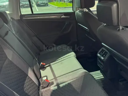 Volkswagen Tiguan 2018 года за 7 220 000 тг. в Алматы – фото 17