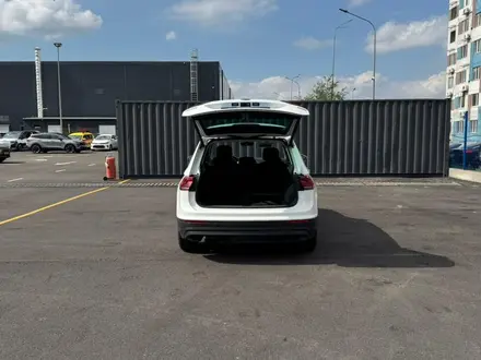 Volkswagen Tiguan 2018 года за 7 220 000 тг. в Алматы – фото 9