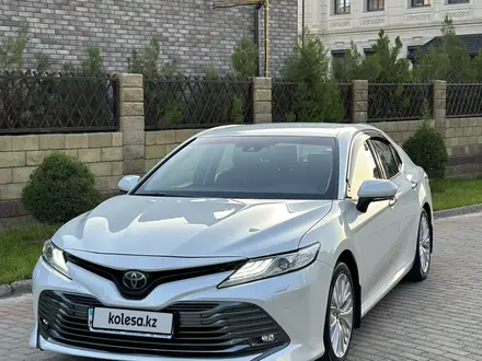 Toyota Camry 2018 года за 14 470 000 тг. в Шымкент