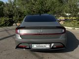 Hyundai Sonata 2022 года за 12 700 000 тг. в Алматы – фото 4