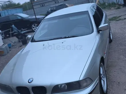BMW 528 1998 года за 4 500 000 тг. в Алматы
