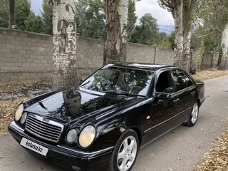 Mercedes-Benz E 320