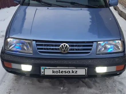 Volkswagen Vento 1992 года за 999 999 тг. в Семей