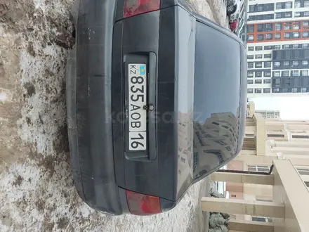 Audi A4 1996 года за 1 500 000 тг. в Астана – фото 2