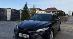 Toyota Camry 2021 года за 16 190 000 тг. в Костанай – фото 2