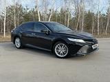 Toyota Camry 2021 года за 17 490 000 тг. в Костанай – фото 3