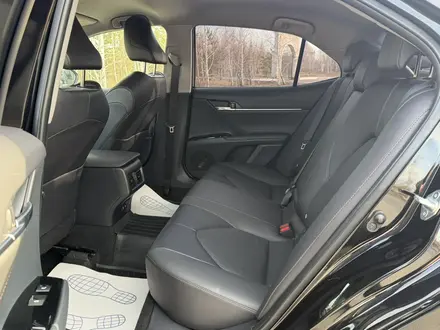 Toyota Camry 2021 года за 16 400 000 тг. в Костанай – фото 46