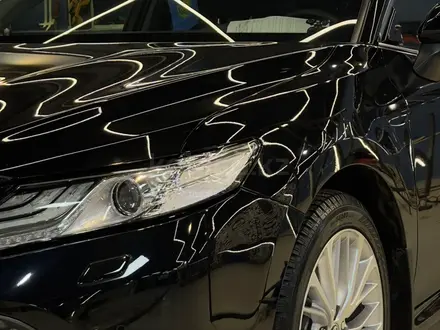 Toyota Camry 2021 года за 16 400 000 тг. в Костанай – фото 3