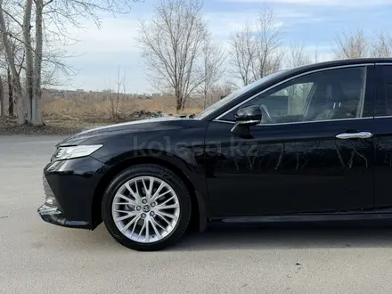 Toyota Camry 2021 года за 16 400 000 тг. в Костанай – фото 11