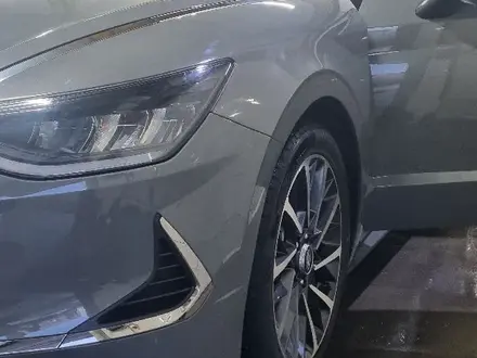 Hyundai Sonata 2021 года за 9 700 000 тг. в Астана – фото 2