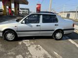 Volkswagen Vento 1993 годаfor2 000 000 тг. в Шымкент – фото 3