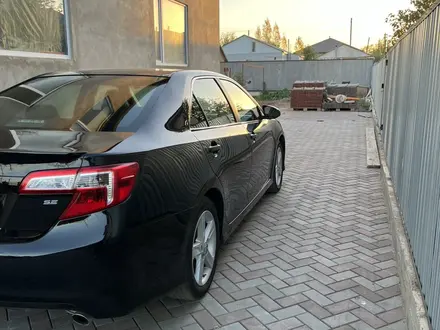 Toyota Camry 2013 года за 5 600 000 тг. в Актобе – фото 4