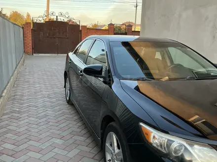 Toyota Camry 2013 года за 5 600 000 тг. в Актобе – фото 5