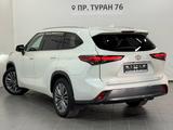 Toyota Highlander Luxe 2021 годаүшін28 500 000 тг. в Астана – фото 2