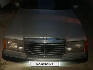 Mercedes-Benz E 230