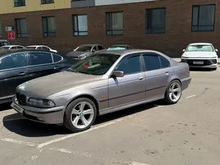BMW 523