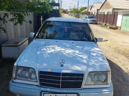 Mercedes-Benz E 200 1994 года за 2 200 000 тг. в Жезказган – фото 3