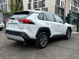 Toyota RAV4 Luxe 2023 года за 17 000 000 тг. в Алматы – фото 4