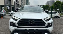 Toyota RAV4 Luxe 2023 годаүшін17 000 000 тг. в Алматы – фото 2