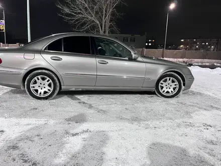 Mercedes-Benz E 320 2003 года за 4 500 000 тг. в Караганда – фото 2