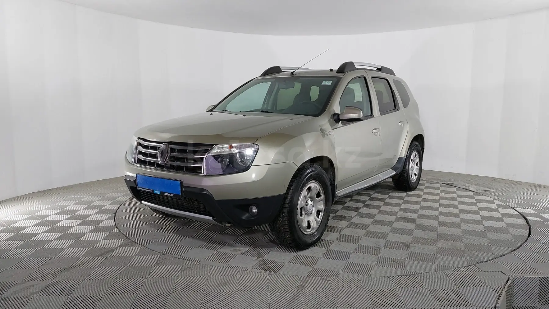 бампер рено дастер в цвет кузова