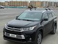 Toyota Highlander 2019 года за 12 500 000 тг. в Актобе – фото 2