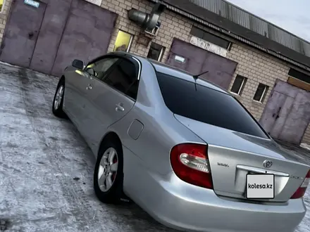Toyota Camry 2004 года за 4 200 000 тг. в Караганда – фото 2