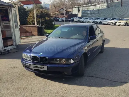 BMW 528 1997 года за 2 300 000 тг. в Алматы – фото 2