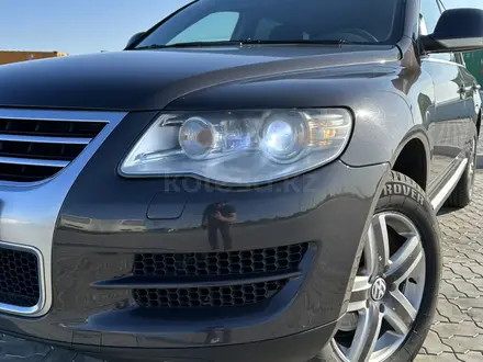 Volkswagen Touareg 2008 года за 7 000 000 тг. в Актау – фото 10