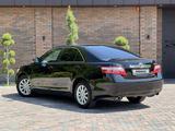 Toyota Camry 2010 года за 7 700 000 тг. в Тараз – фото 2