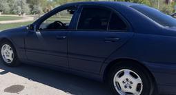 Mercedes-Benz C 180 2001 годаfor2 250 000 тг. в Караганда – фото 3