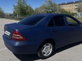 Mercedes-Benz C 180 2001 годаfor2 250 000 тг. в Караганда – фото 5