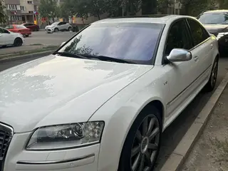 Audi S8, 2007