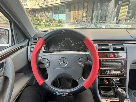 Mercedes-Benz E 240 2000 года за 3 300 000 тг. в Шымкент – фото 6