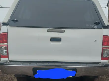 Toyota Hilux 2014 года за 8 500 000 тг. в Уральск – фото 4