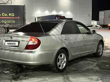 Toyota Camry 2004 года за 5 500 000 тг. в Караганда – фото 2