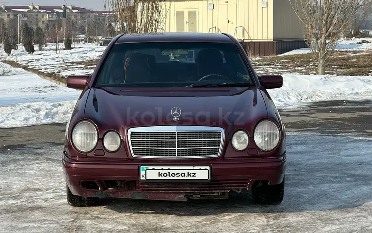 Mercedes-Benz E 320 1996 года за 2 300 000 тг. в Алматы