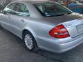 Дверь Mercedes benz W211 серебристый за 50 000 тг. в Астана – фото 2