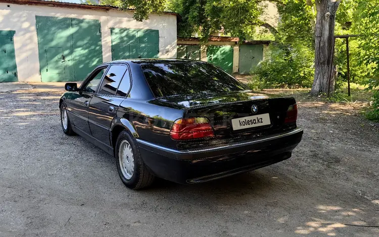 BMW 730 1995 года за 2 350 000 тг. в Караганда