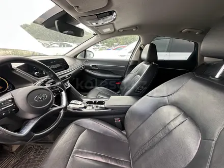 Hyundai Sonata 2020 года за 9 182 558 тг. в Алматы – фото 17