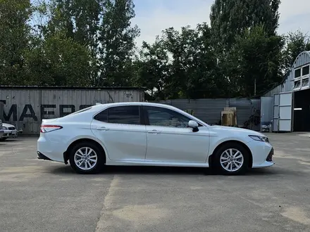 Toyota Camry 2019 года за 12 300 000 тг. в Алматы – фото 61