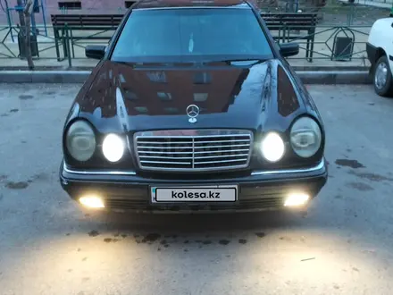 Mercedes-Benz E 280 1996 года за 3 100 000 тг. в Туркестан