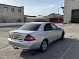 Mercedes-Benz C 180 2001 года за 2 500 000 тг. в Жезказган – фото 2
